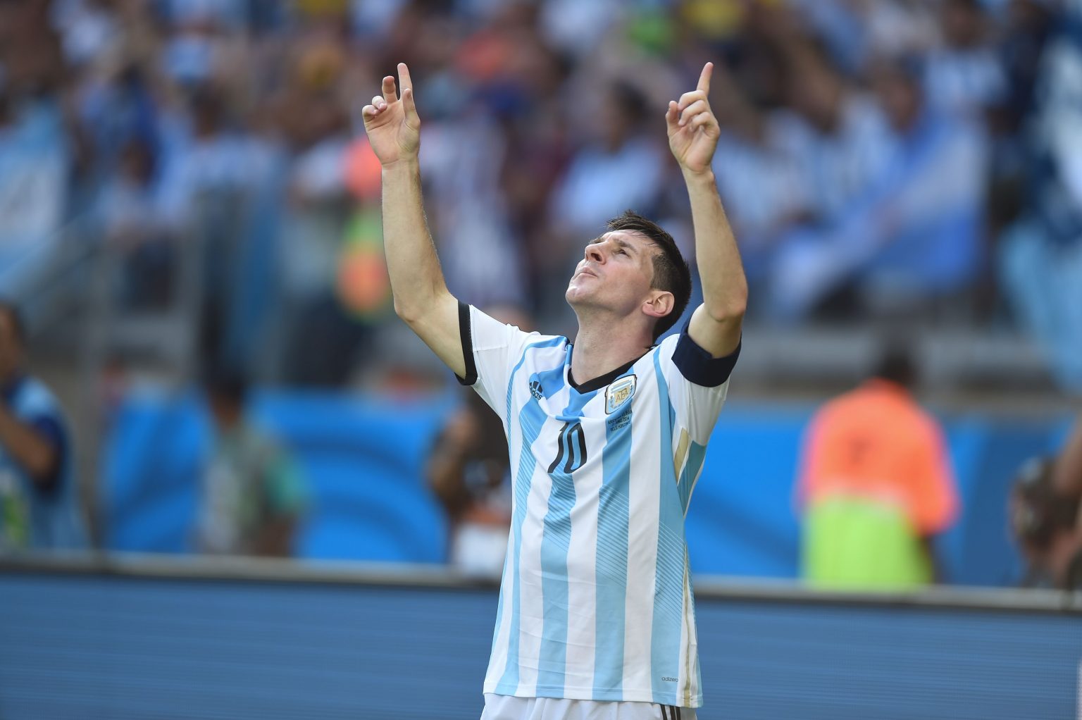 MESSI RECEIVES ARGENTINA CALLUP